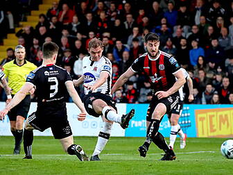 Dundalk back on top with drama...